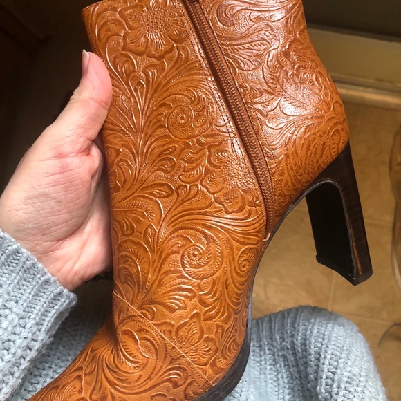 Newport News Leather Ankle Boots - Picture 3 of 5